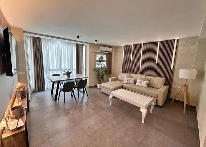 Playa Carihuela El Carmen * Torremolinos